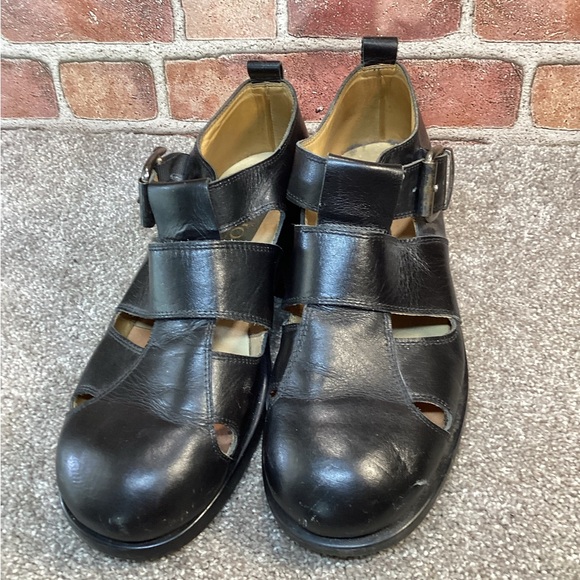 Soho New York men’s black leather dress fisherman sandals size 9 US